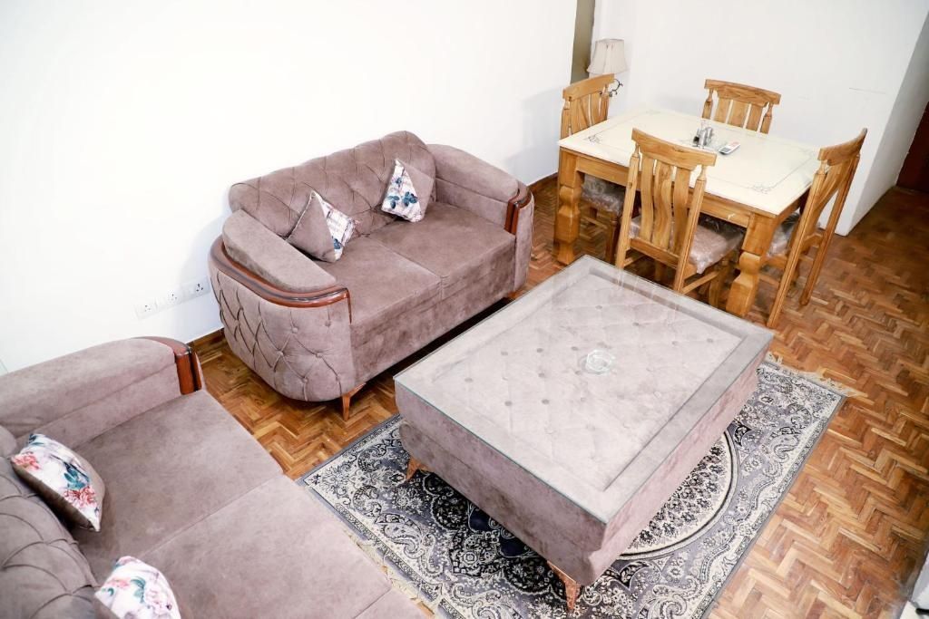 Fortune Home service Apartment, 3BHK-1B, E28 Saket  Three-Bedroom Apartment 20