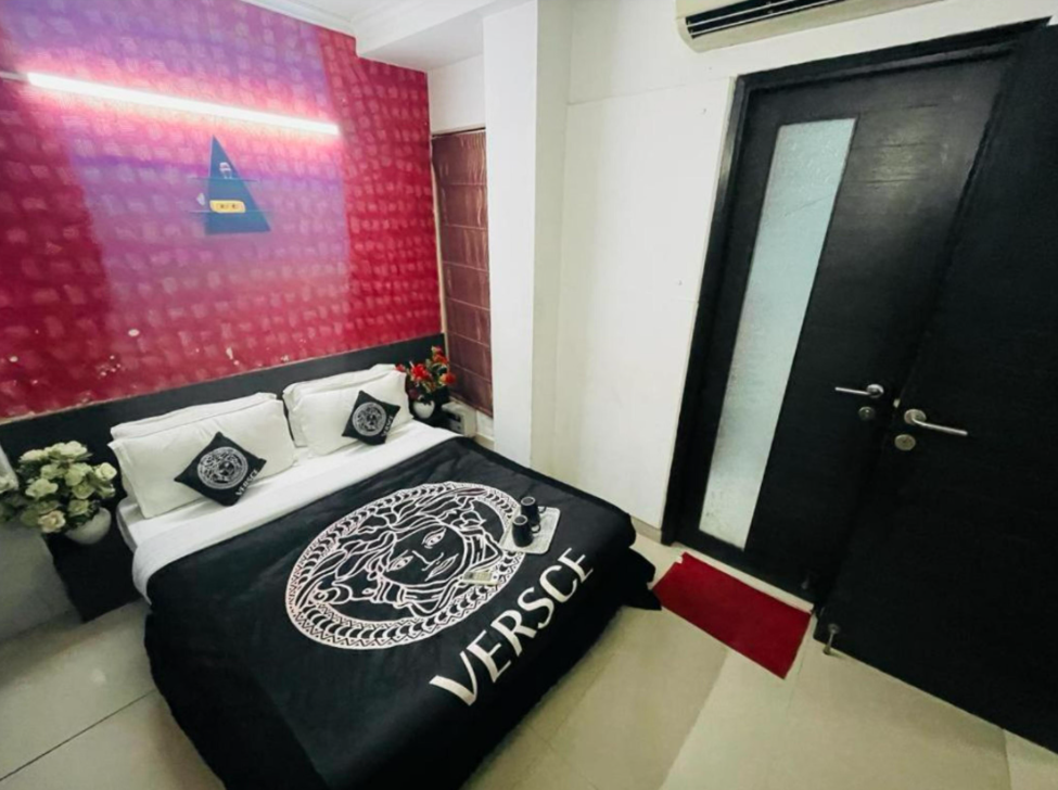 undefined 2Bhk Fortune HomeL-96A Saket Near Max 4