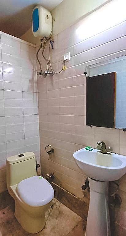 Hotel Ashoka Inn - Noida sec 35 Deluxe Double Room (2 Adults + 1 Child) 3