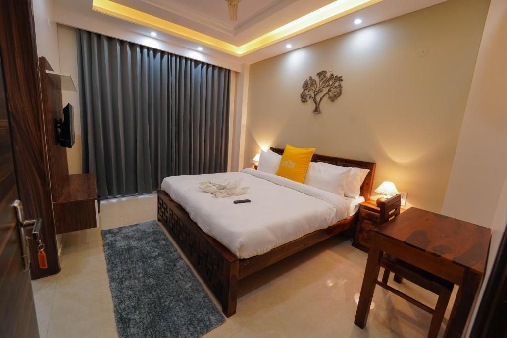 Lime Tree Two BHK Service Apartment Golf Course Road Gurgaon Two-Bedroom Apartment 24