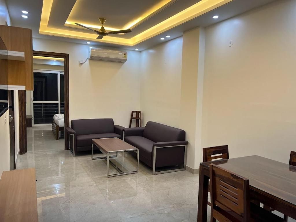 Lime Tree Two BHK Service Apartment Golf Course Road Gurgaon Two-Bedroom Apartment 40