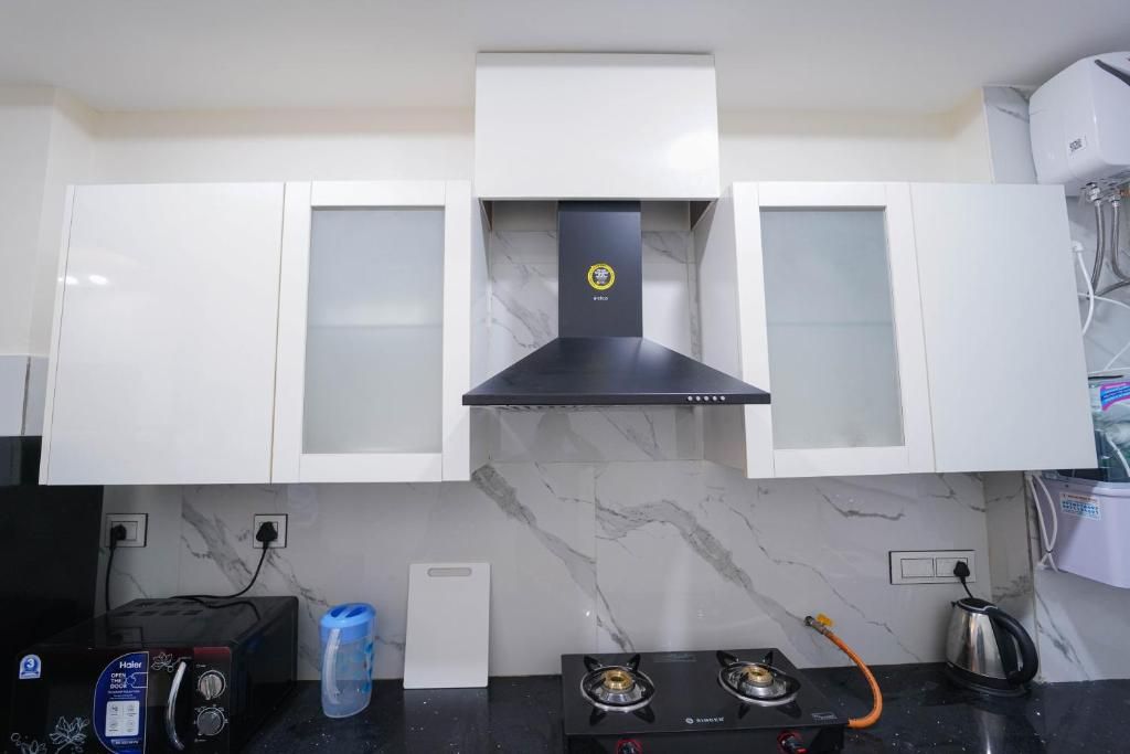 Lime Tree Two BHK Service Apartment Golf Course Road Gurgaon Two-Bedroom Apartment 31