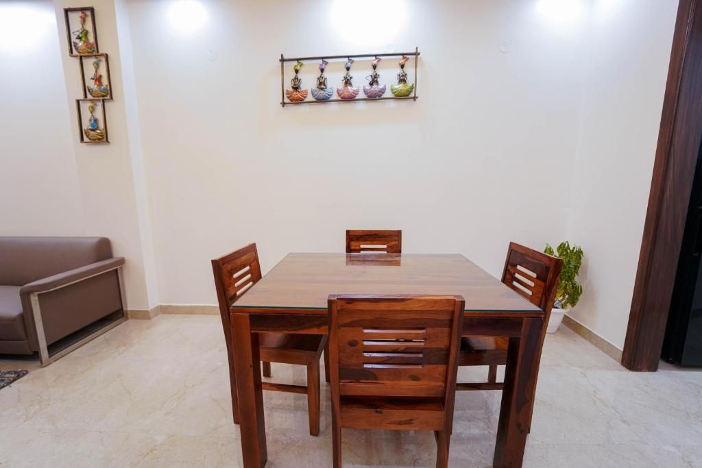 Lime Tree Two BHK Service Apartment Golf Course Road Gurgaon Two-Bedroom Apartment 45