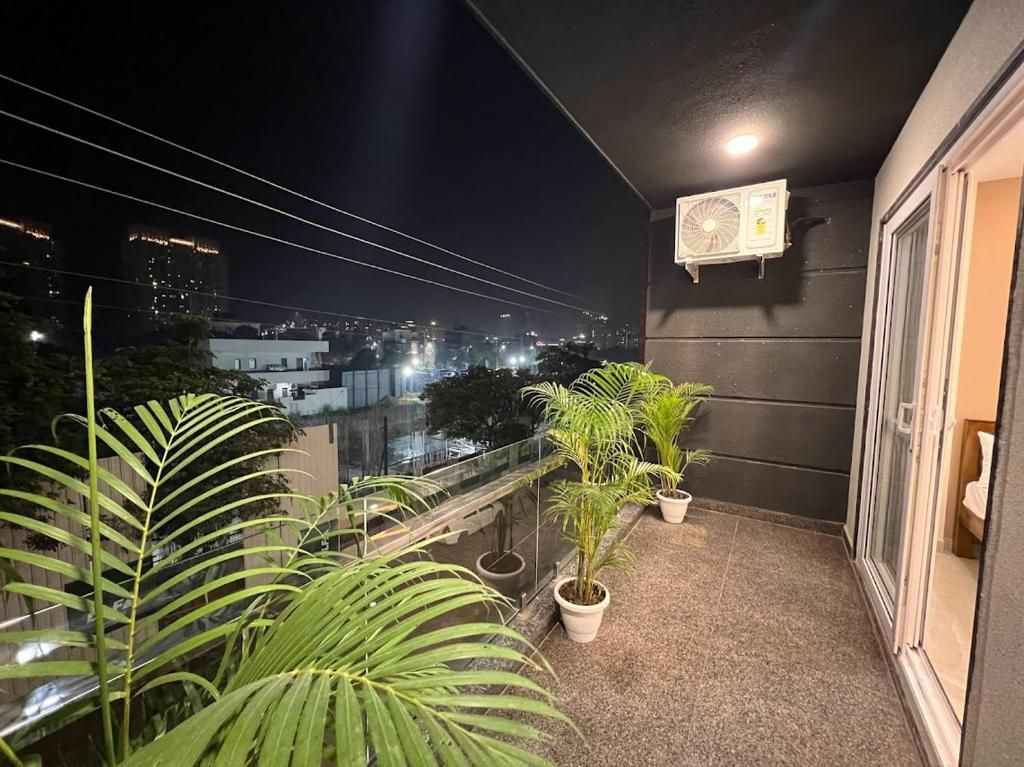 Lime Tree Two BHK Service Apartment Golf Course Road Gurgaon Two-Bedroom Apartment 29