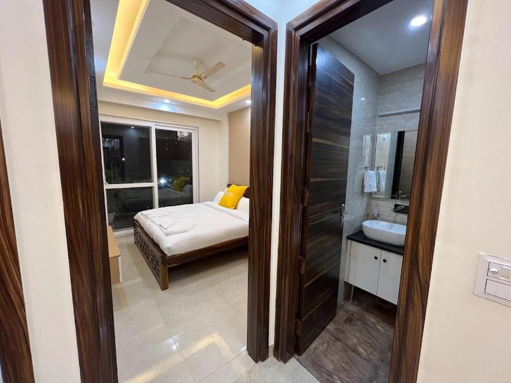 Lime Tree Two BHK Service Apartment Golf Course Road Gurgaon Two-Bedroom Apartment 58