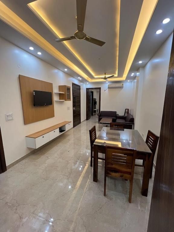 Lime Tree Two BHK Service Apartment Golf Course Road Gurgaon Two-Bedroom Apartment 5