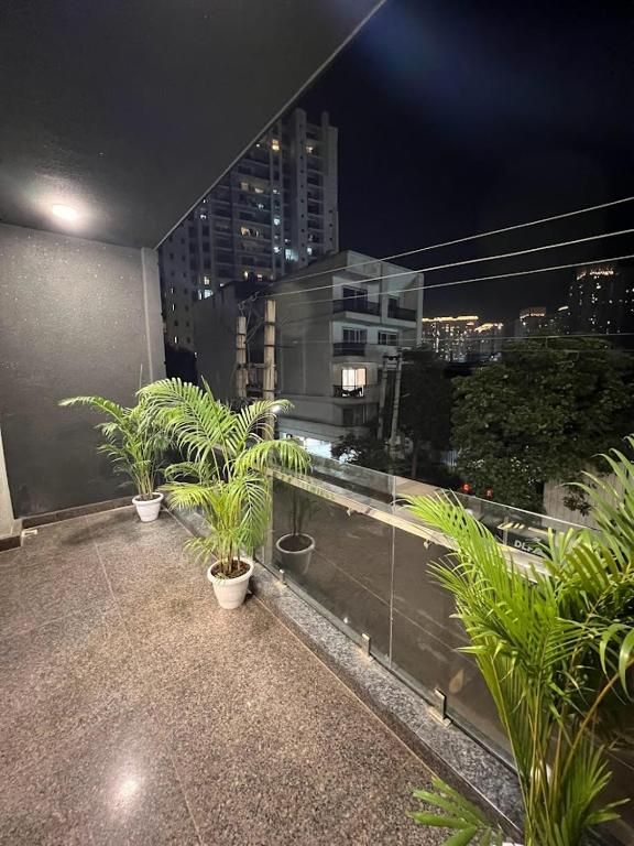 Lime Tree Two BHK Service Apartment Golf Course Road Gurgaon Two-Bedroom Apartment 32