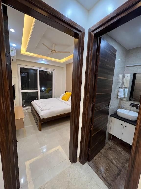 Lime Tree Two BHK Service Apartment Golf Course Road Gurgaon Two-Bedroom Apartment 37