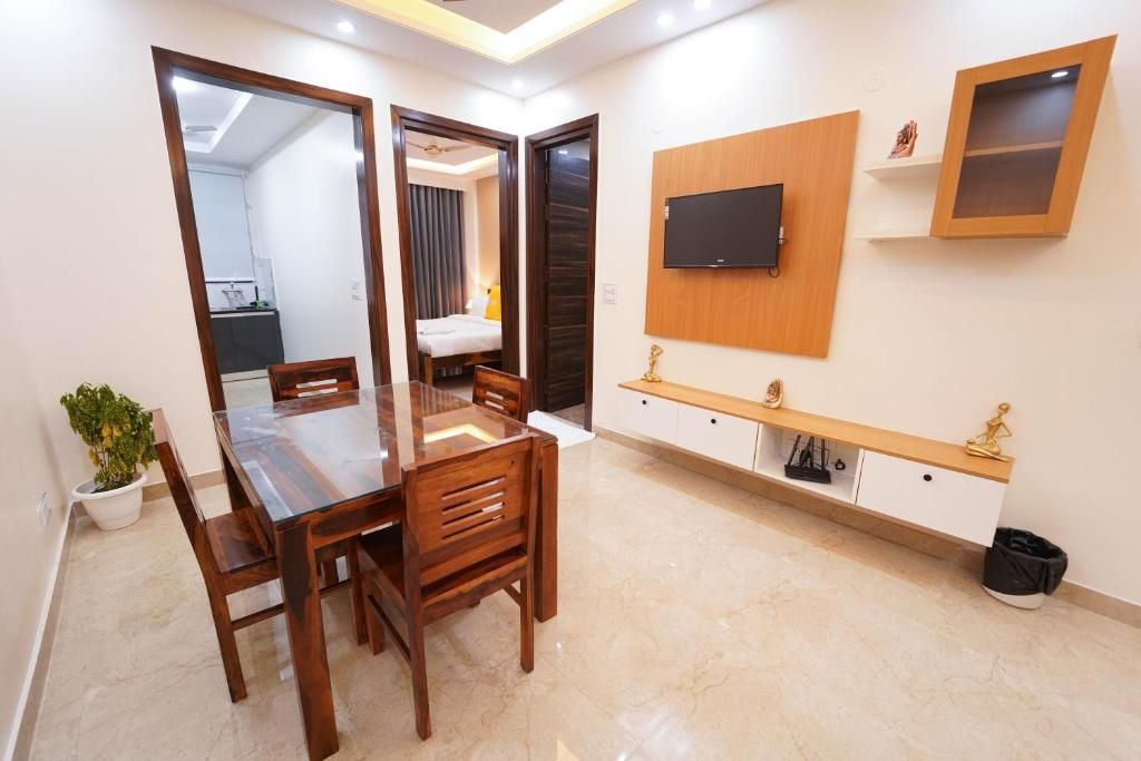 Lime Tree Two BHK Service Apartment Golf Course Road Gurgaon Two-Bedroom Apartment 51