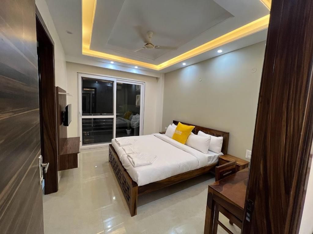 Lime Tree Two BHK Service Apartment Golf Course Road Gurgaon Two-Bedroom Apartment 47