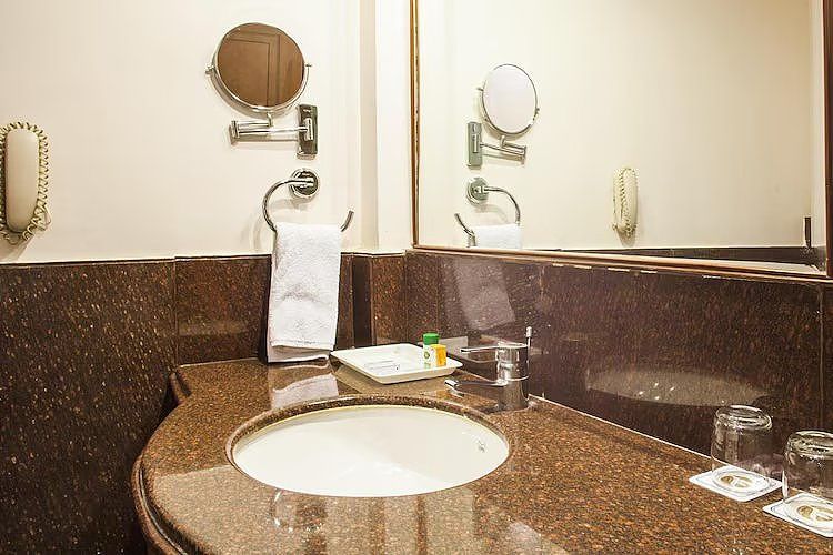 Clarion Bella Casa By Choice Hotels Standard Room 15