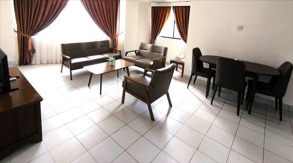 undefined Jubilee Hotel 3