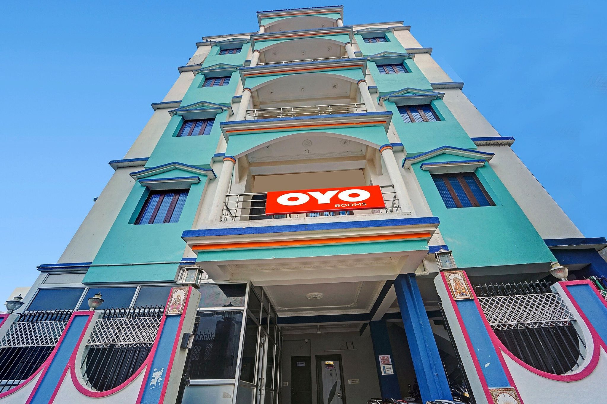 Flagship Royal Brothers Stay