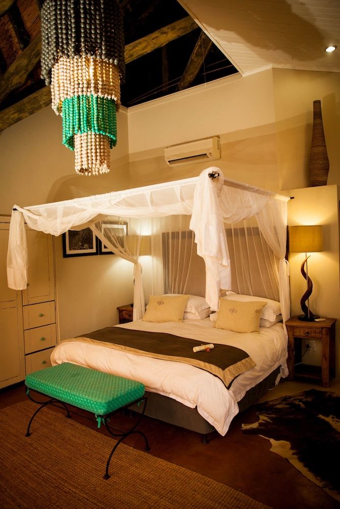 Isigodio Private House