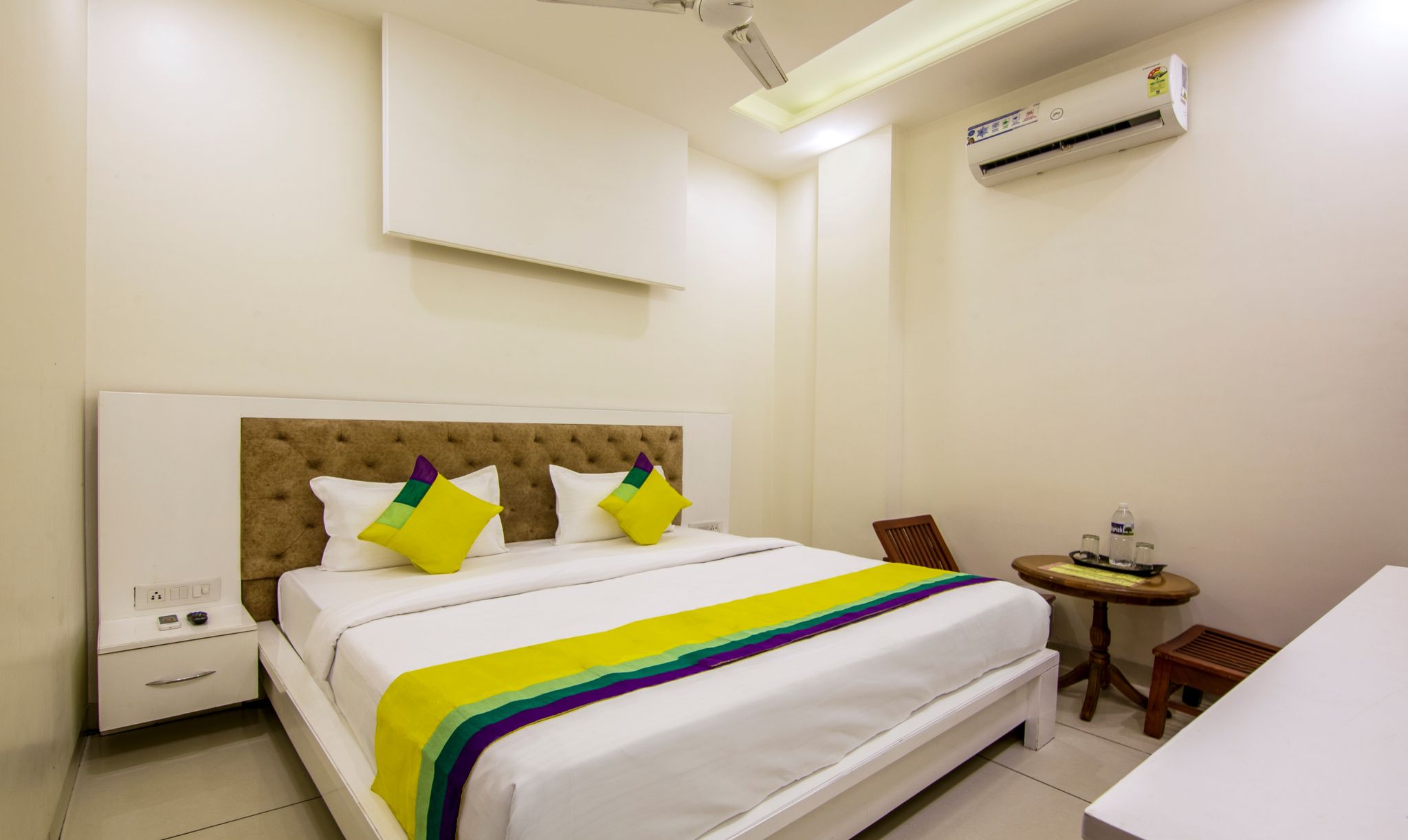 Itsy Hotels GM Residency Economy Room 8