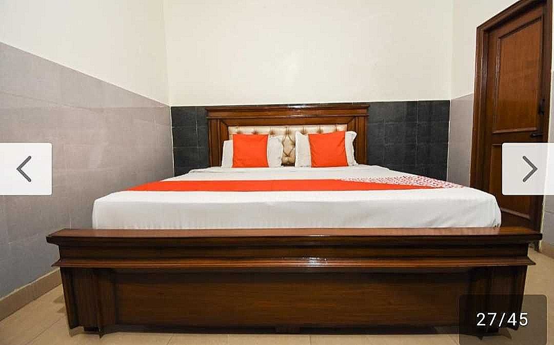 OYO Flagship Renson Grand Classic 7