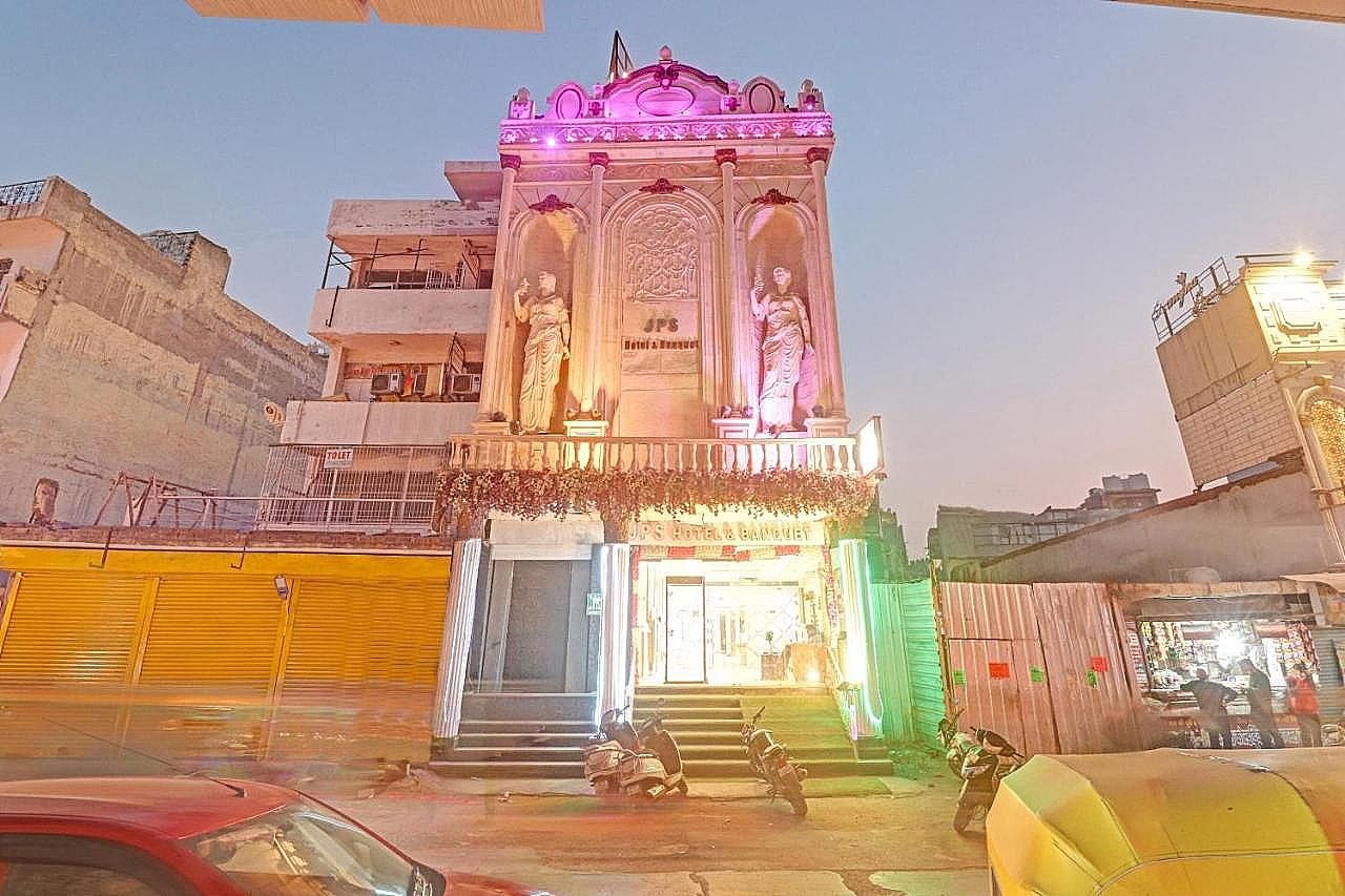 Main Image