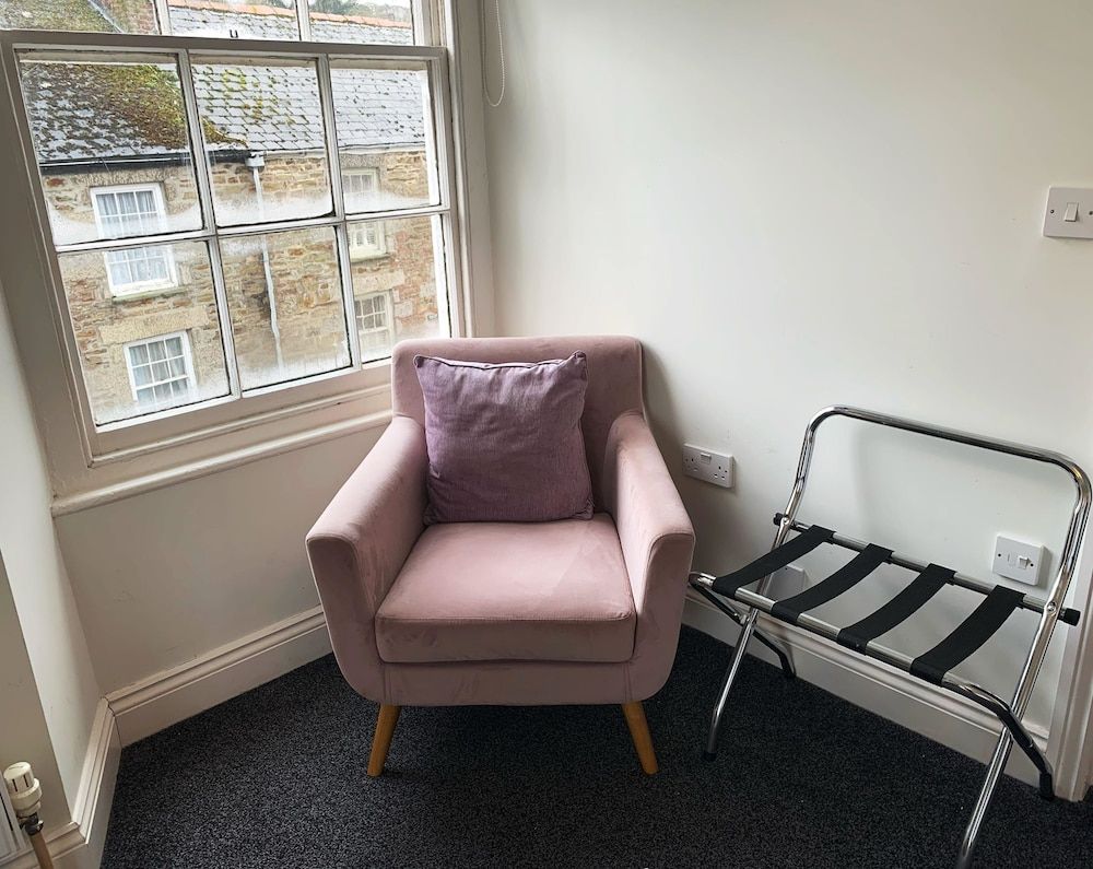 The Black Swan Classic Double Room, Ensuite 6