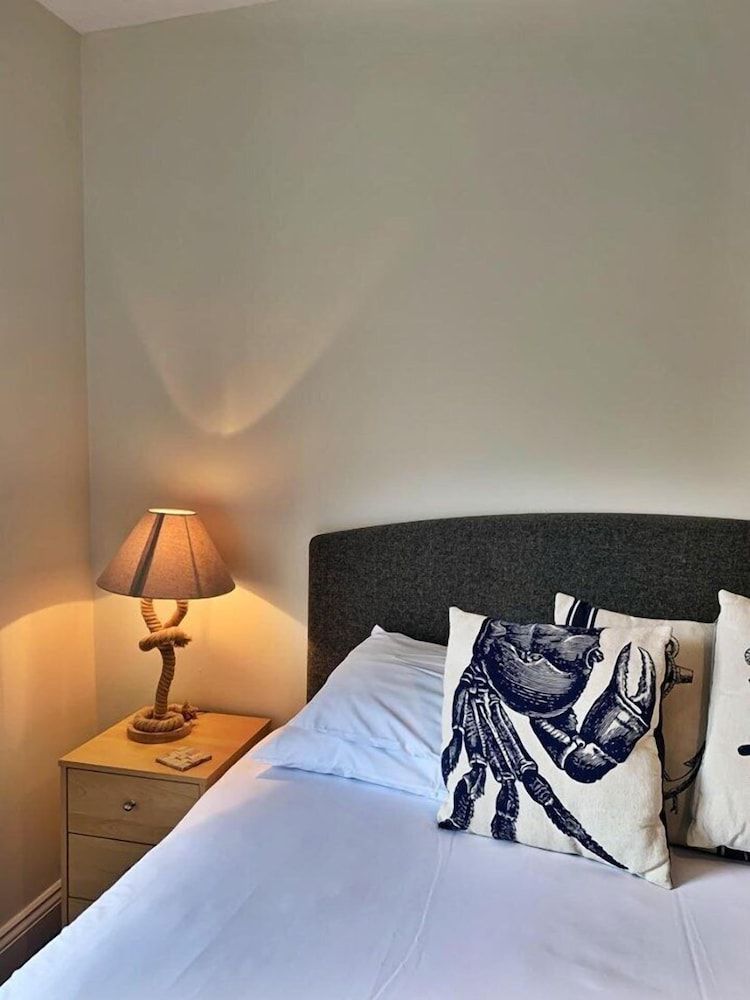 The Black Swan Classic Double Room, Ensuite 7