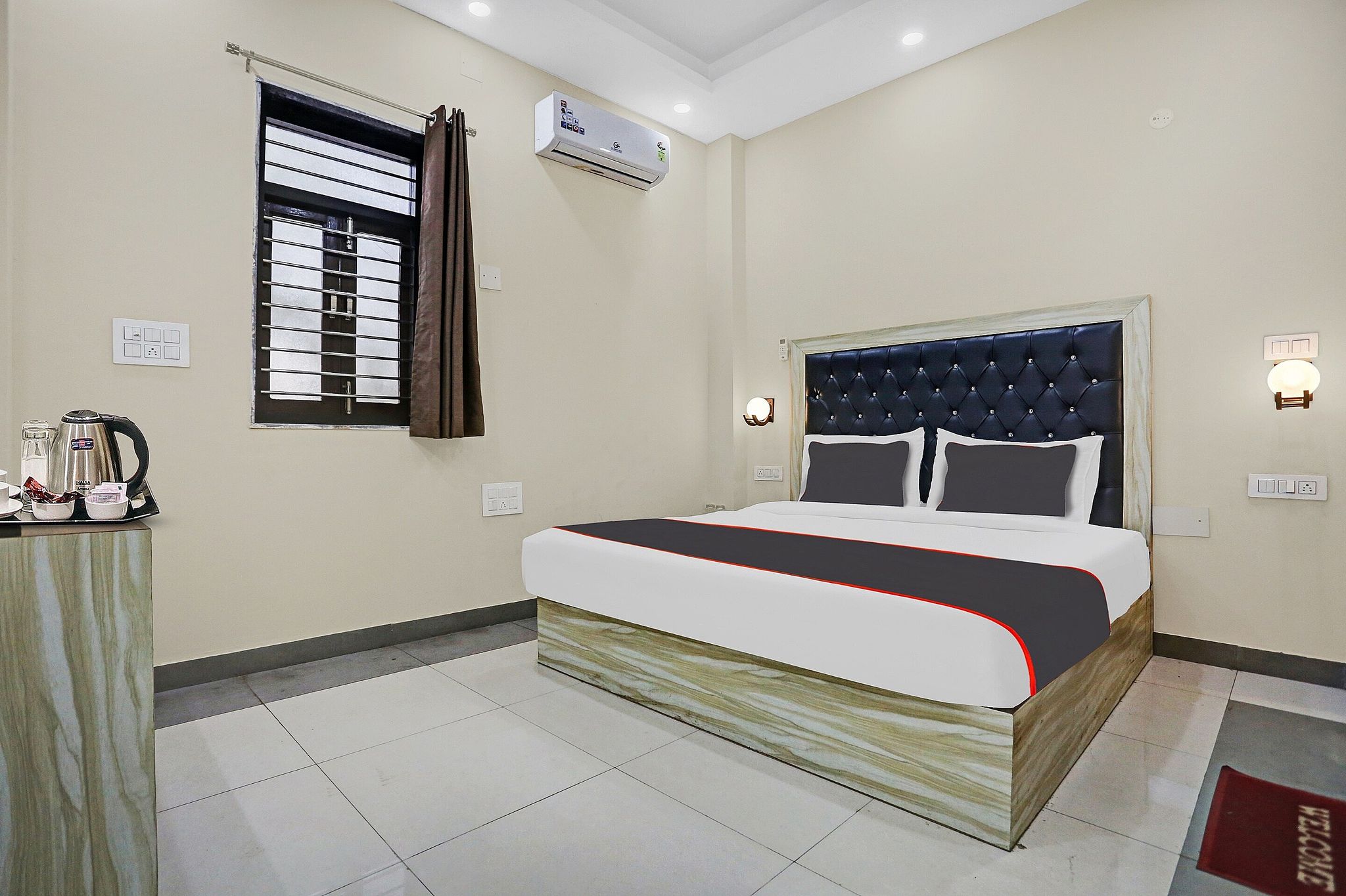 Collection O Metro View Ashok Vihar Near Shalimar Bagh Metro Station Classic 5
