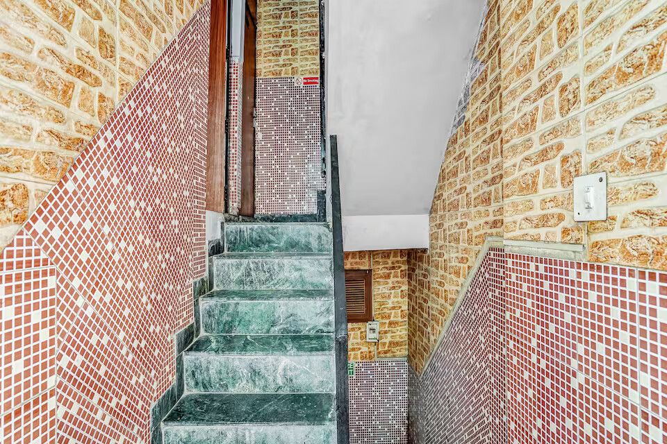 Side Image 2
