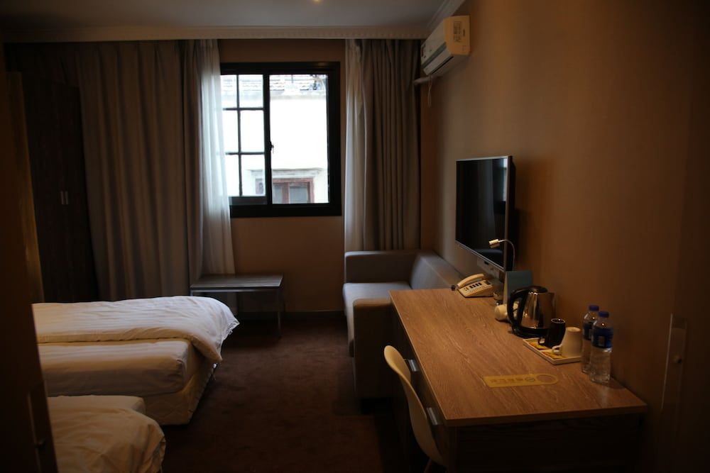 Shanghai Fish Inn Bund Small Double Room 13