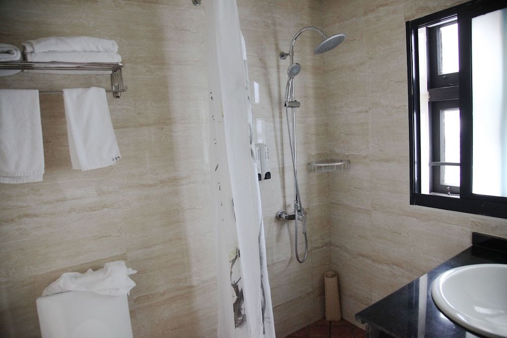 Shanghai Fish Inn Bund Small Double Room 9