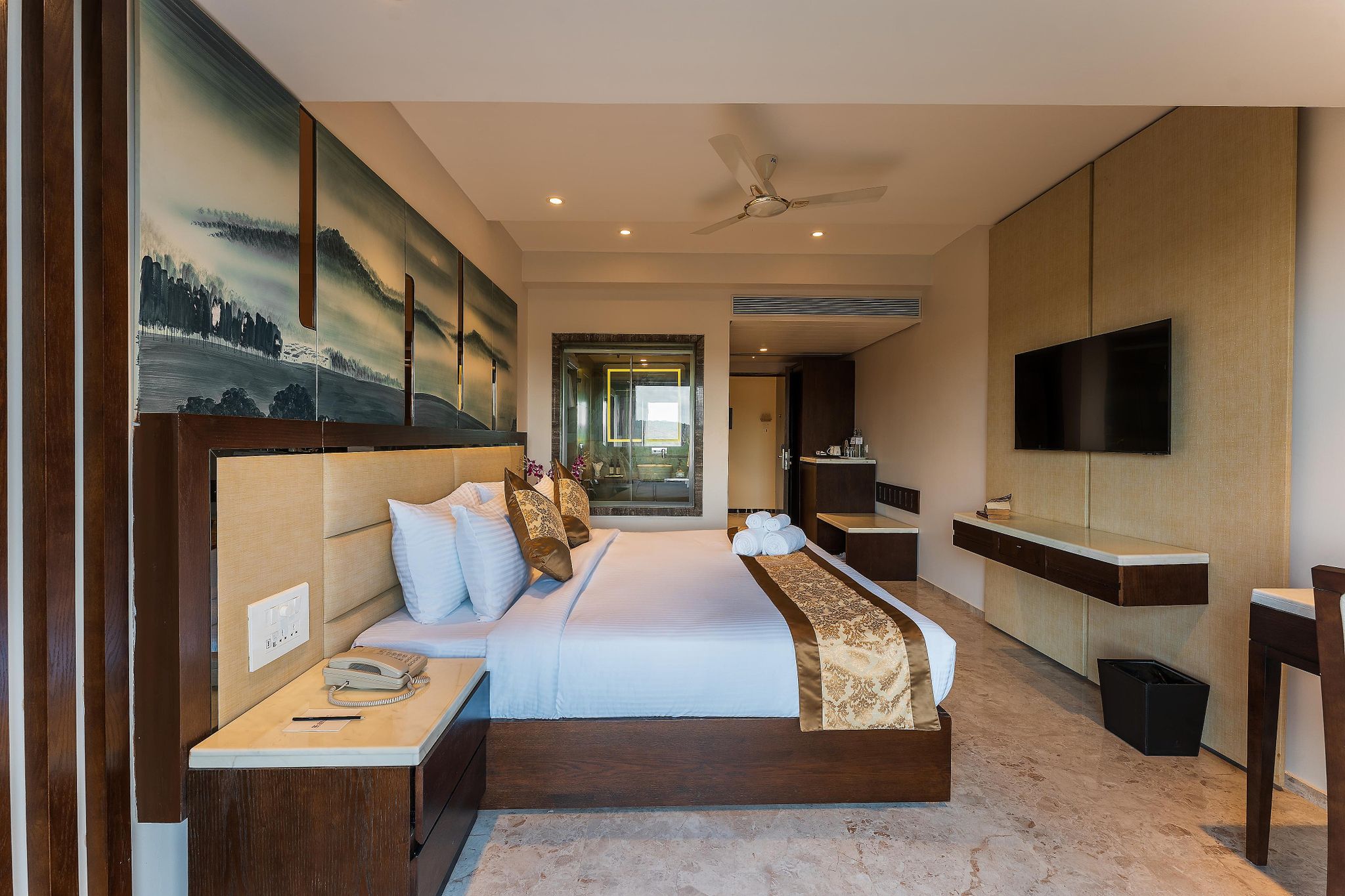 Regenta Central Imperial Candolim Club Room with Balcony 4