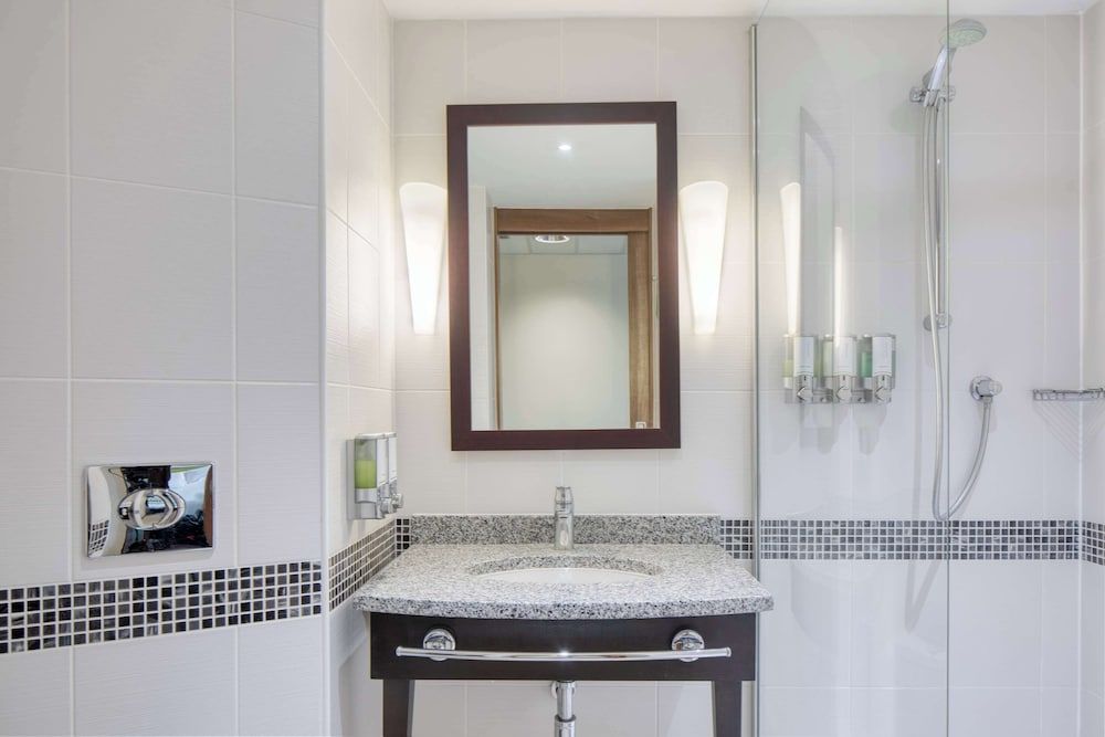 Hampton by Hilton York Room, 1 Queen Bed with Sofa bed 2