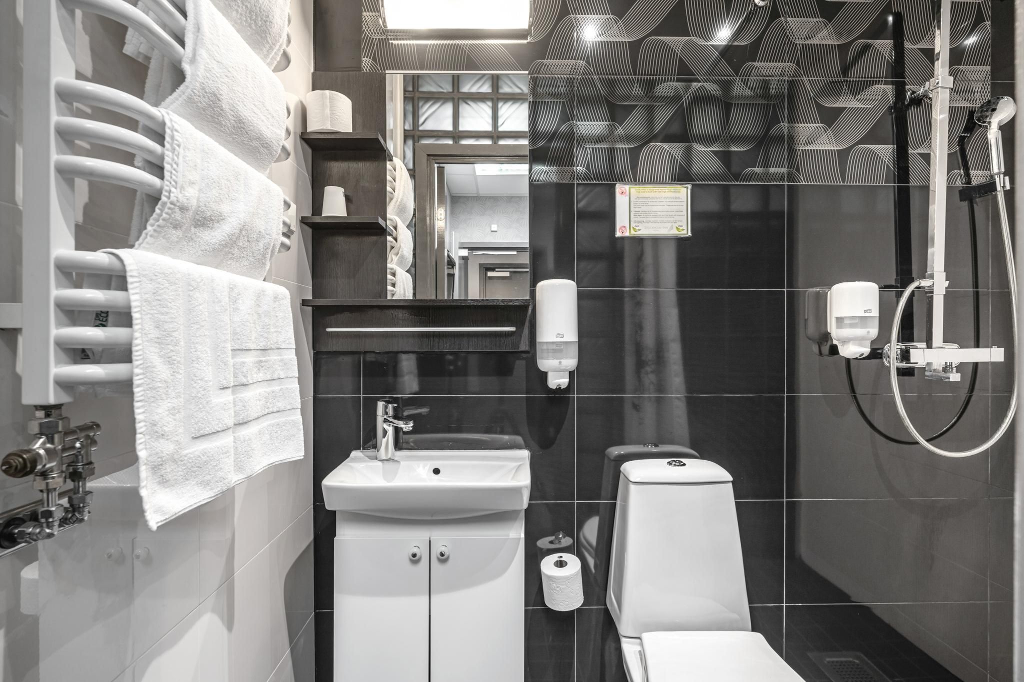 Stockholm Inn Hotel Twin Room with Bunk Bed - Non-Smoking 3