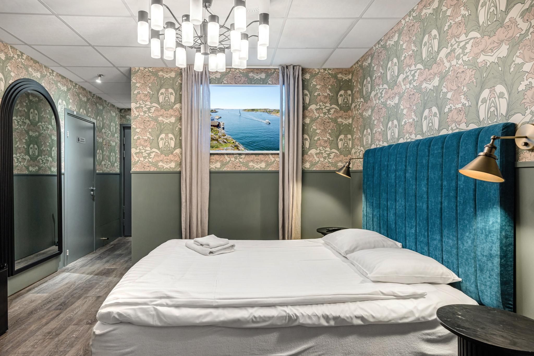 Executive Suite with King Bed - Non-Smoking