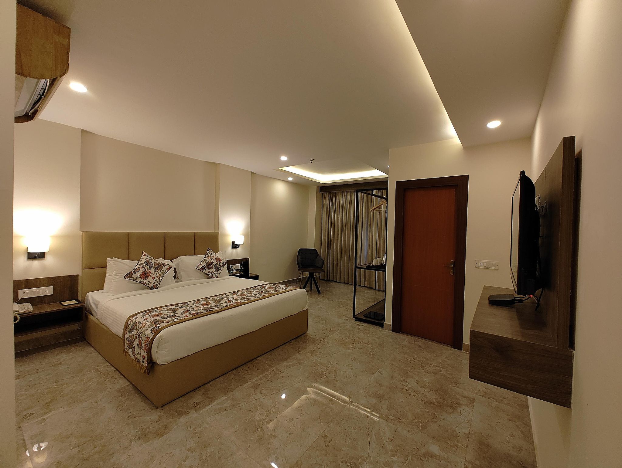 Regenta Inn Greater Noida Suite  14