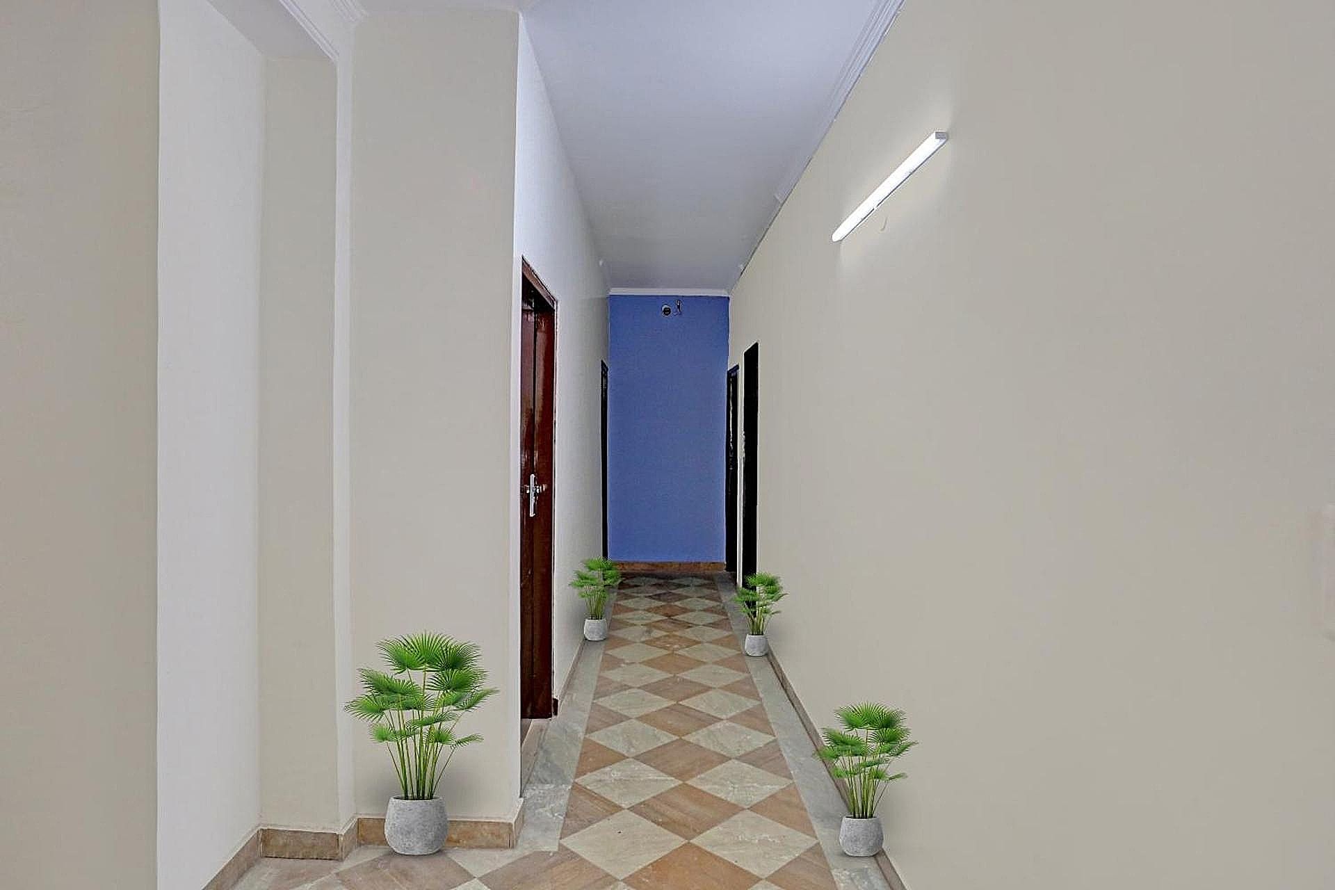 OYO Rajvanshi Residency Classic