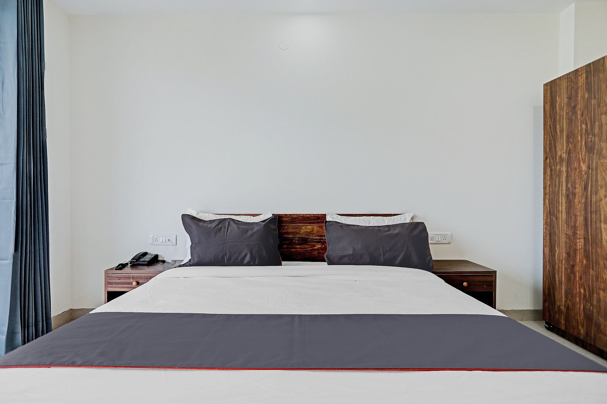 Capital O Hotel Mayfield Nirvana Near Omaxe Gurgaon Mall Classic 4