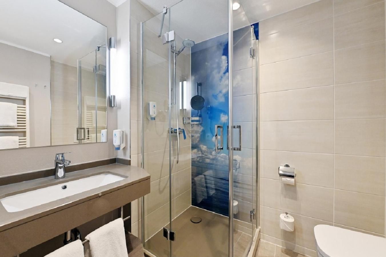 AQUAMARIS Strandresidenz Rügen Ferienwohnung 148 ft, Seeseite/ Mittelreihe, 2 Schlafzimmer