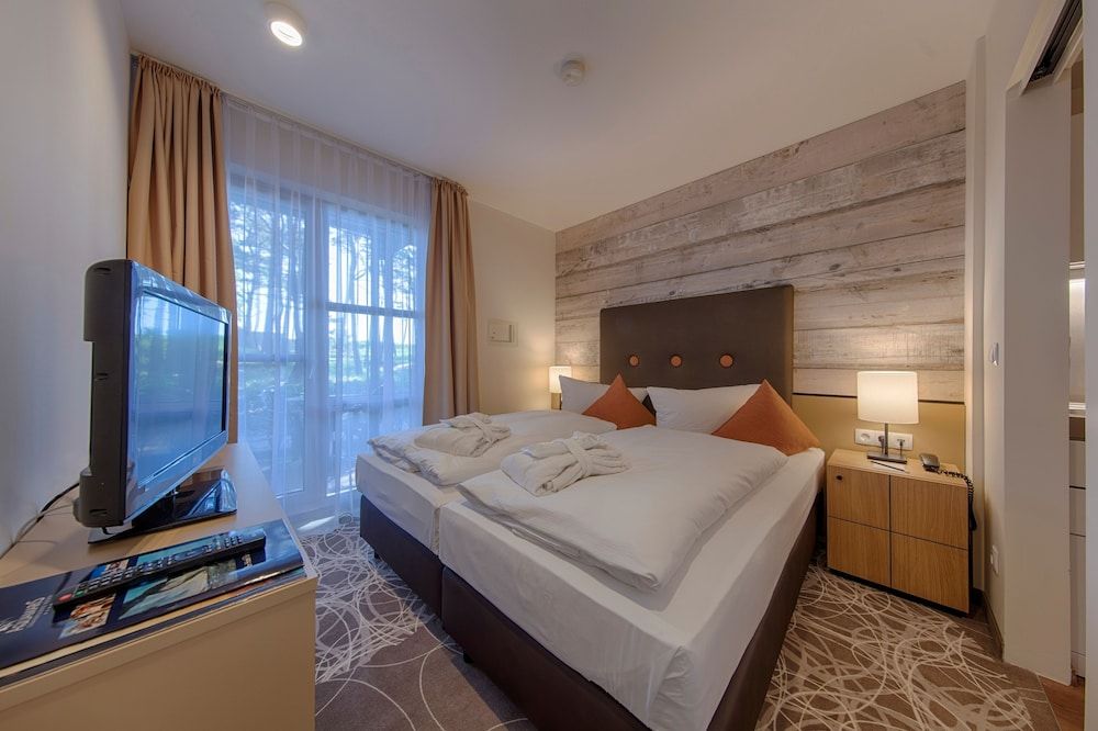 AQUAMARIS Strandresidenz Rügen Holiday apartment 30m, landsite 2 Rooms (1 Bedroom), terrace 2