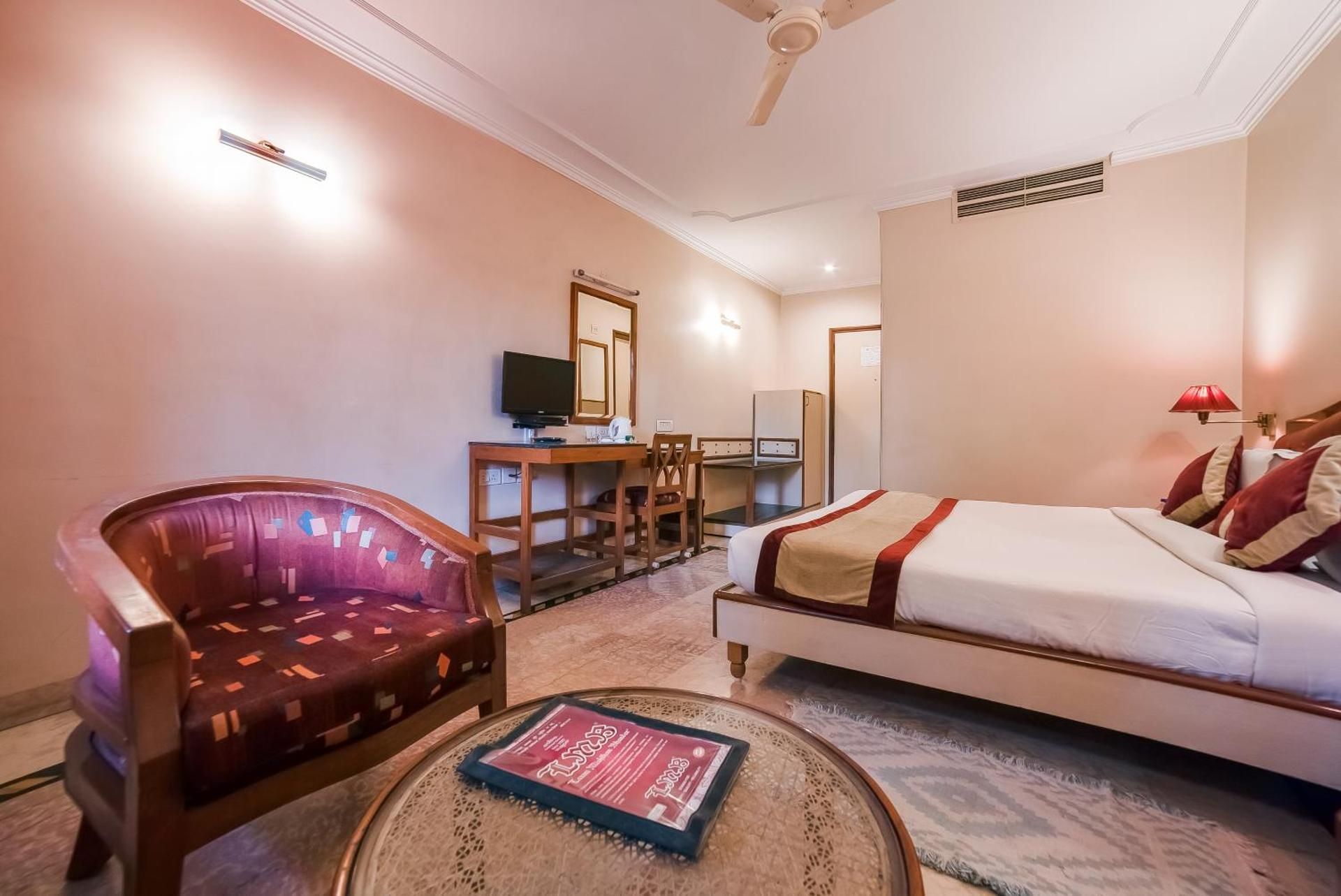 LMB Hotel City Center Executive Room 8