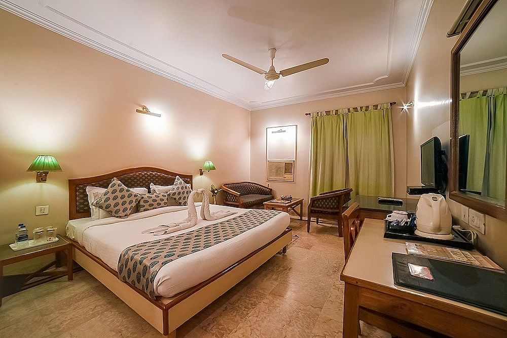 LMB Hotel City Center Executive Room 3
