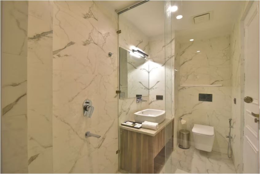 Aayra Dalhousie Deluxe Room (Non View) 7