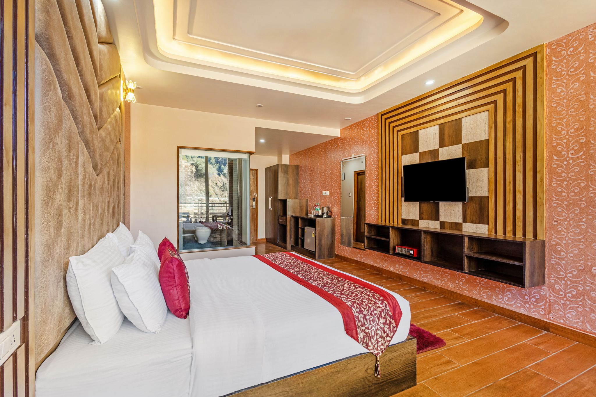 Sterling Shivalik Chail Classic room with balcony 3