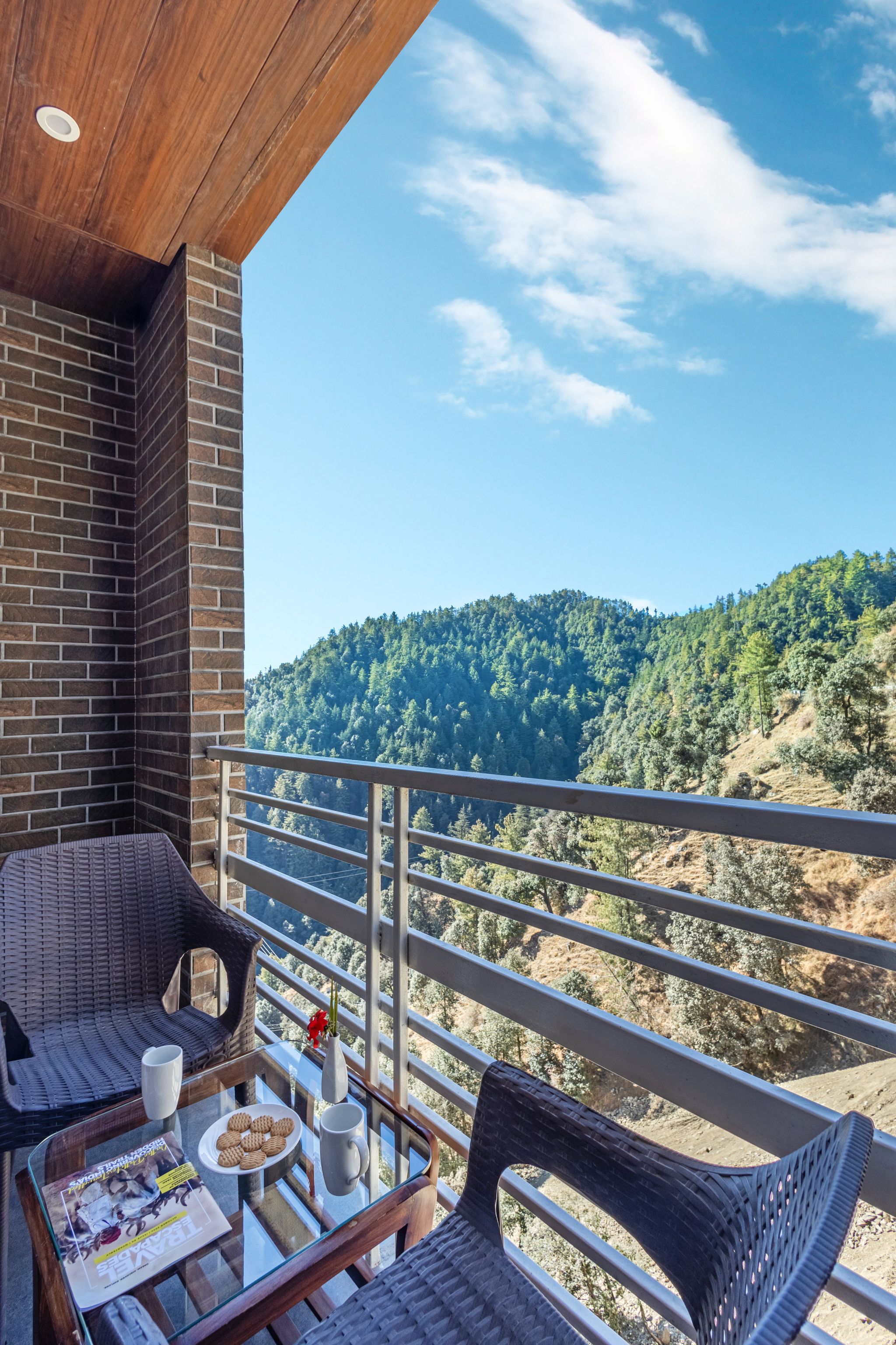 Sterling Shivalik Chail Classic room with balcony 8