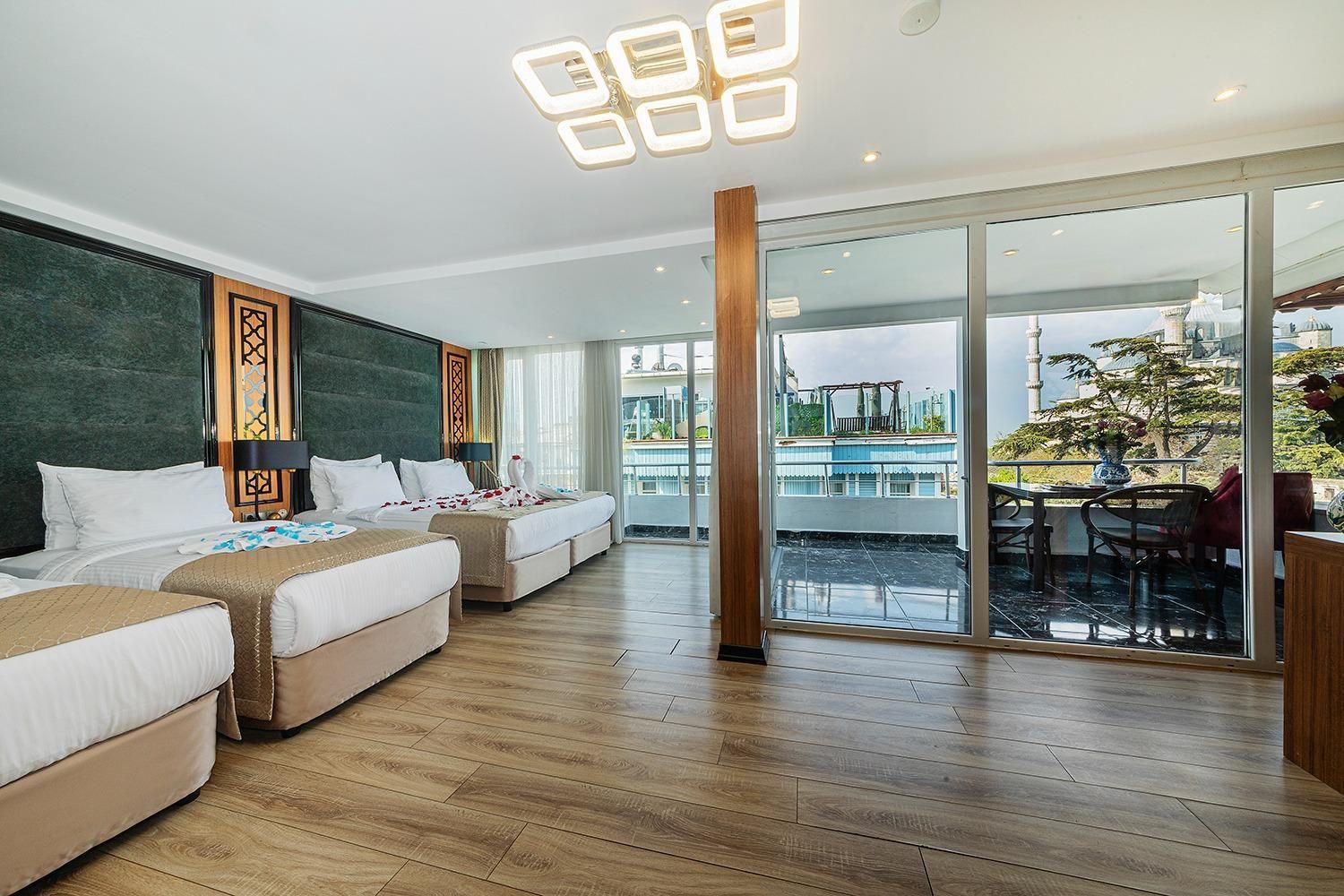 undefined Aristocrat Hotel 8