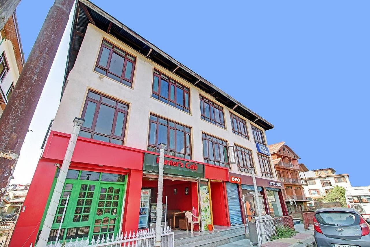 Hotel O Hunter's & Cafe