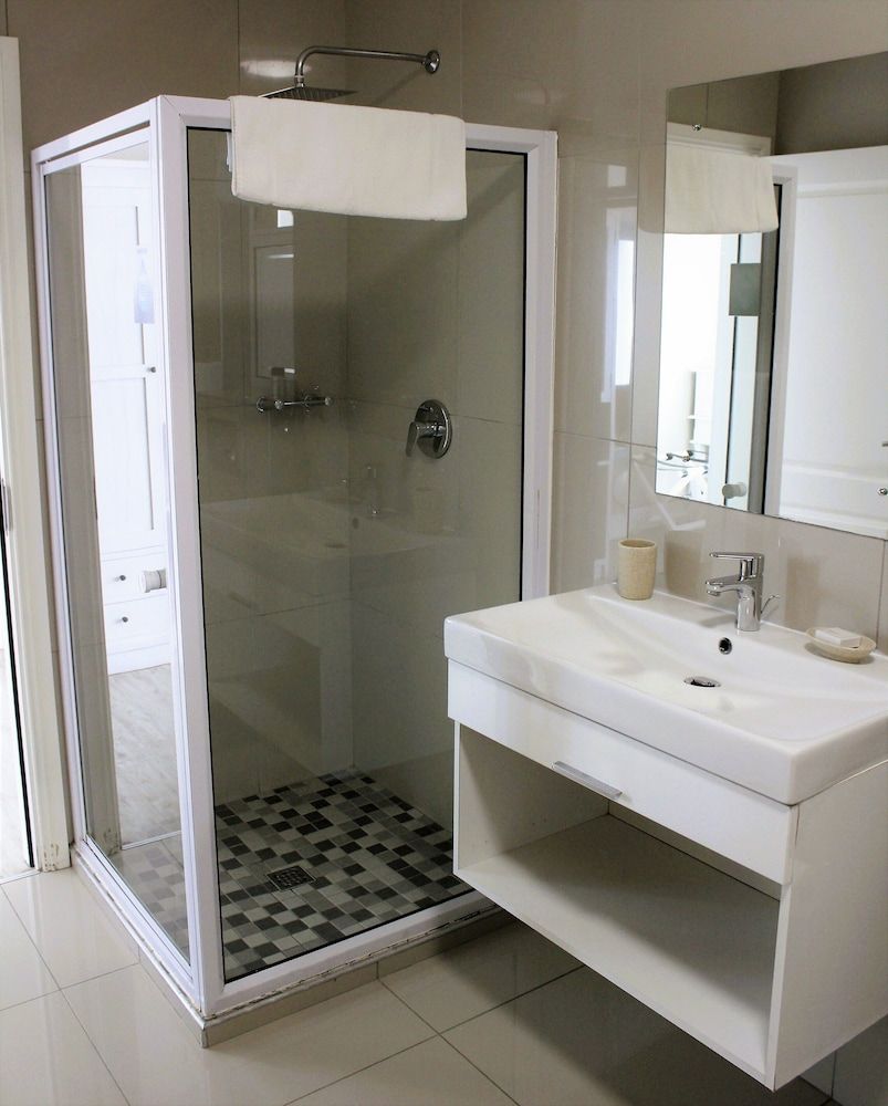 Atlantic Villa Boutique Guesthouse Executive Twin Room, Sea View 12