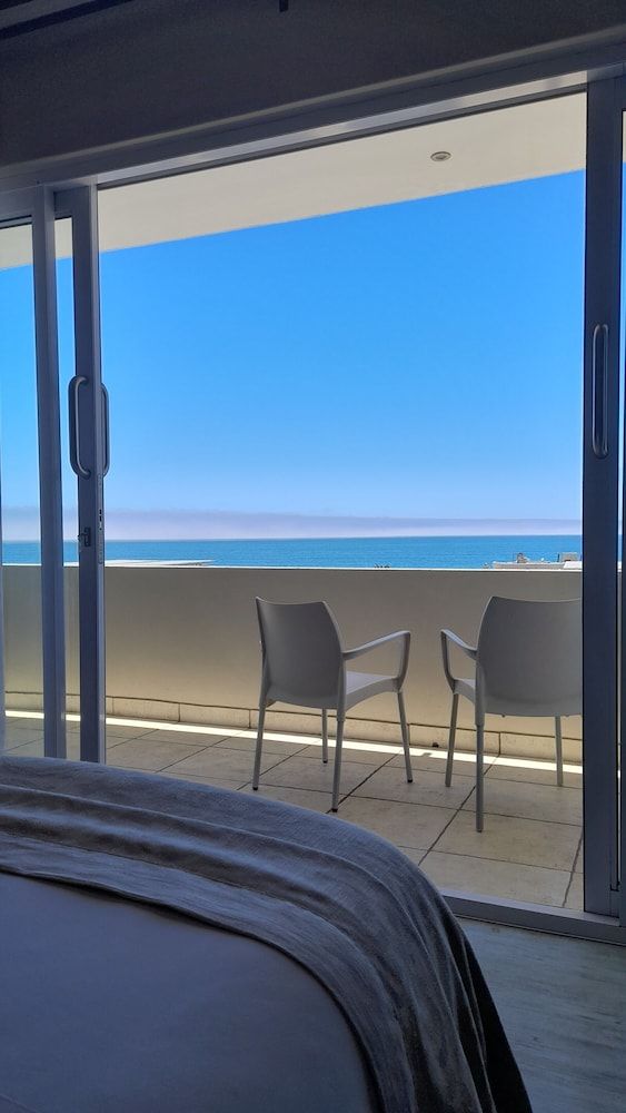 Atlantic Villa Boutique Guesthouse Executive Twin Room, Sea View 7