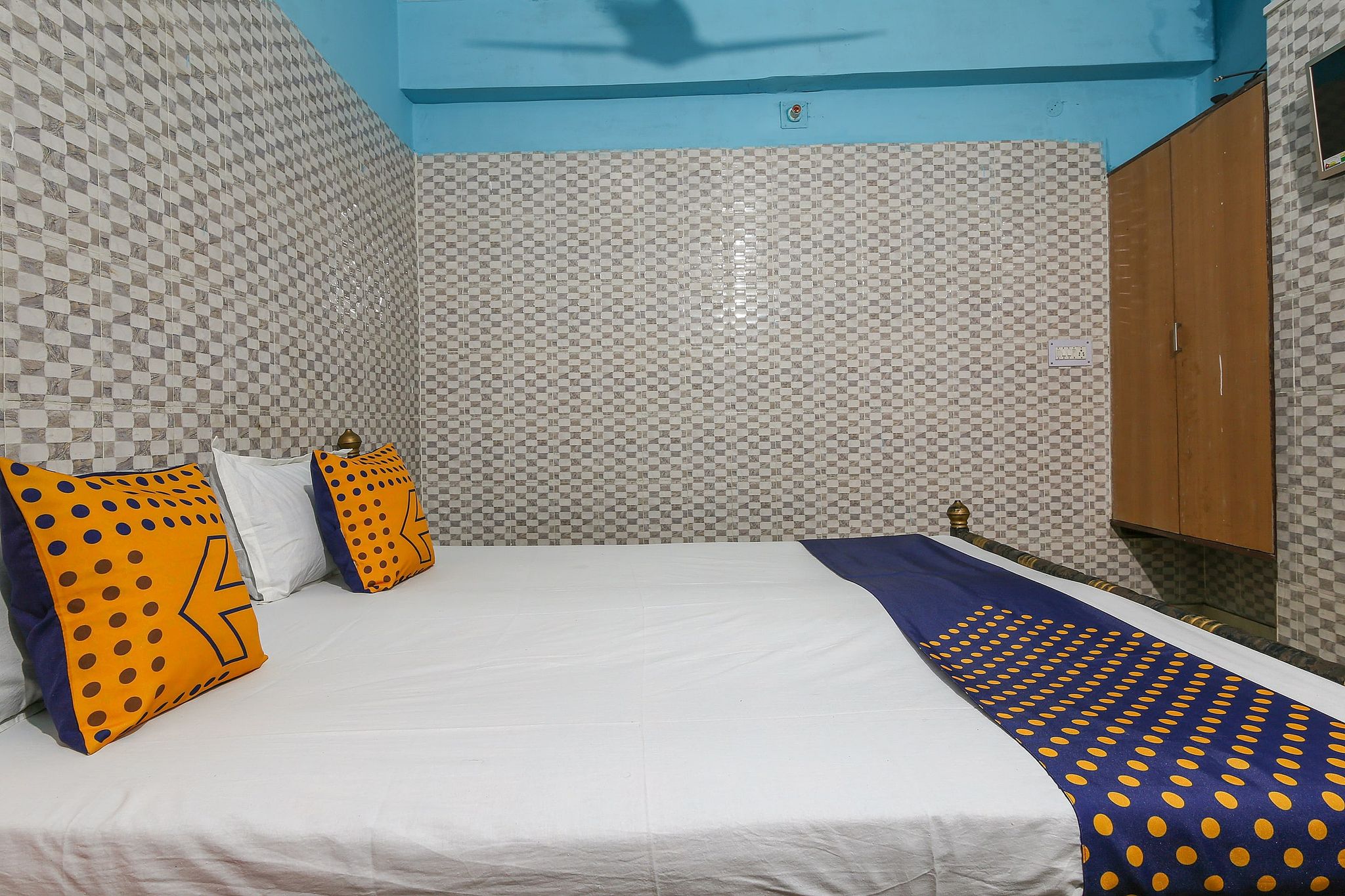 Hotel O Rajdhani rest house Classic 14