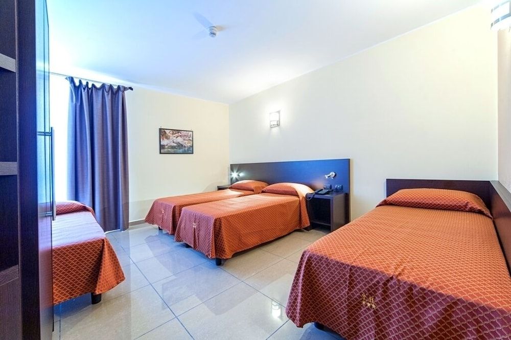 undefined Hotel Tiempo 8