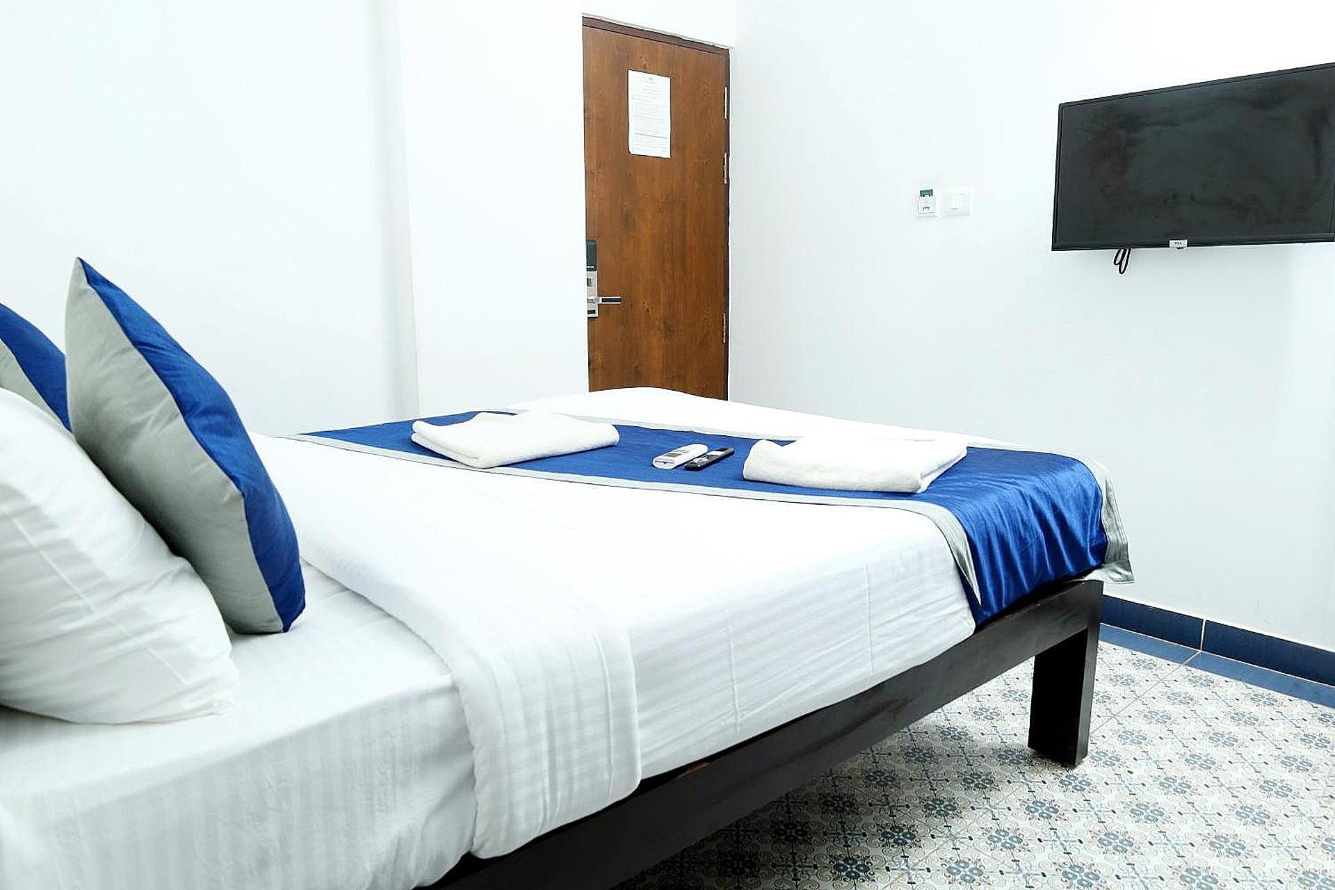 Felix Inn  Manyata Tech Park Deluxe Queen Room 2