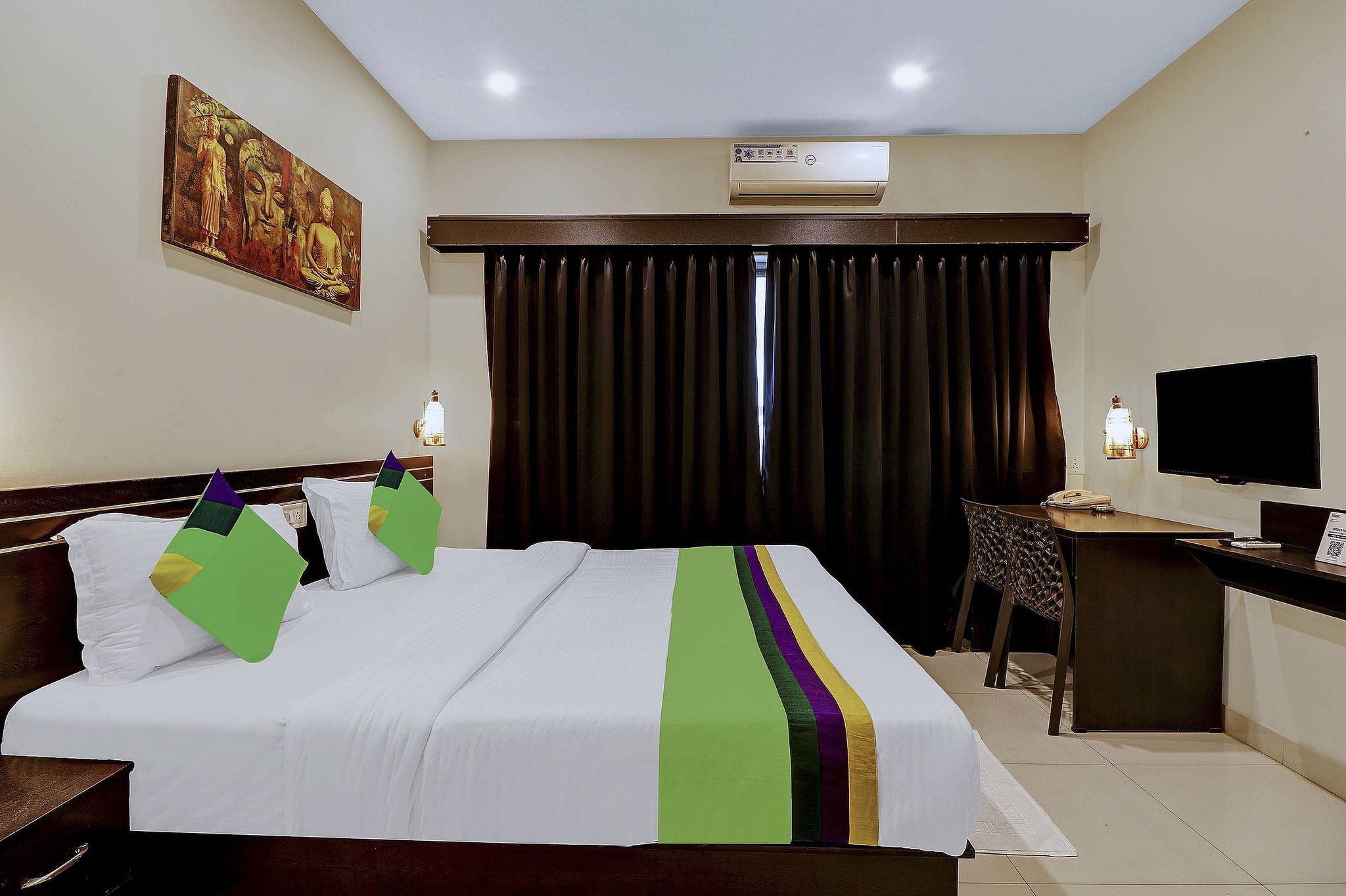 Treebo Blueberry Inn Deluxe Double Room 5