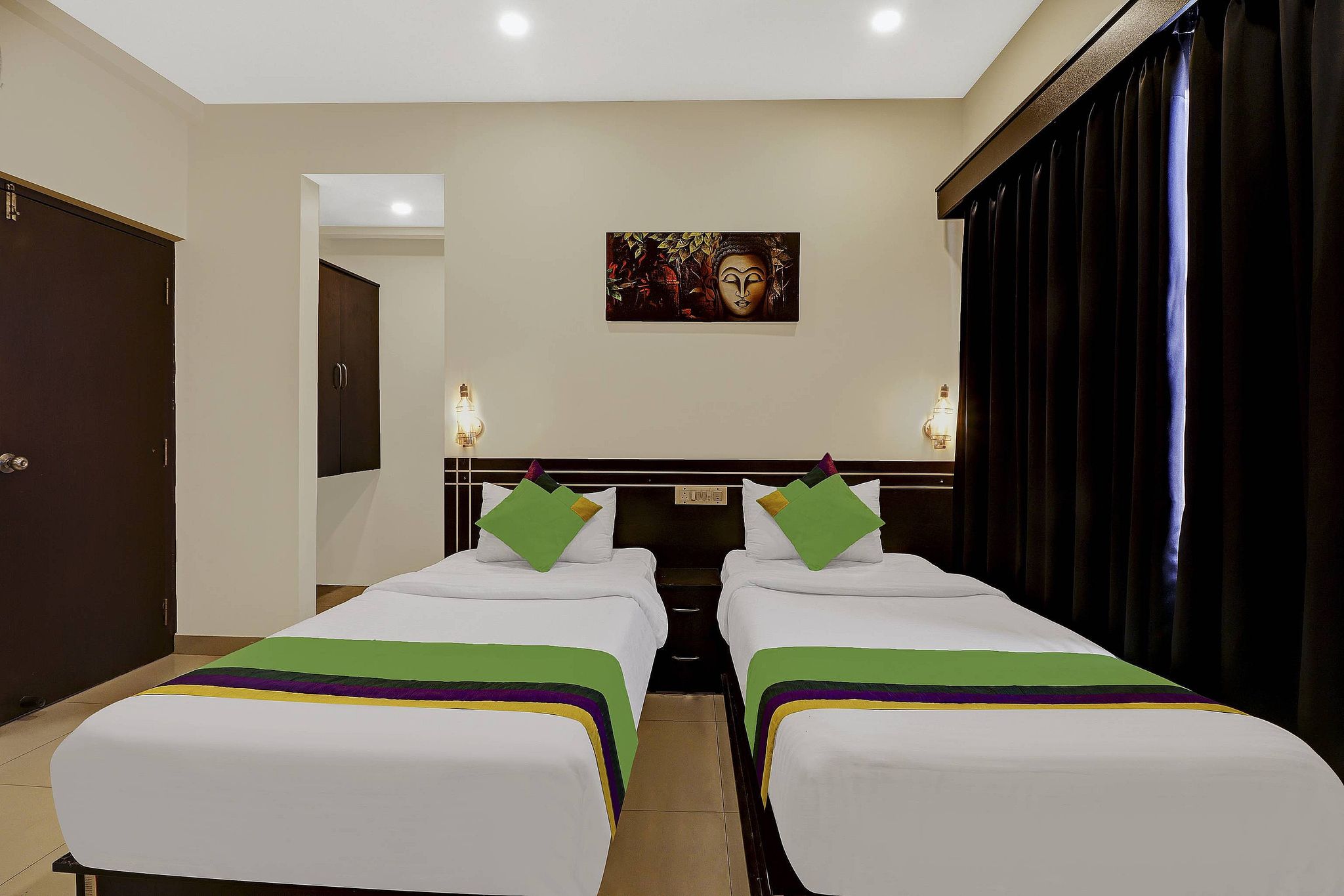 Treebo Blueberry Inn Deluxe Double Room 6